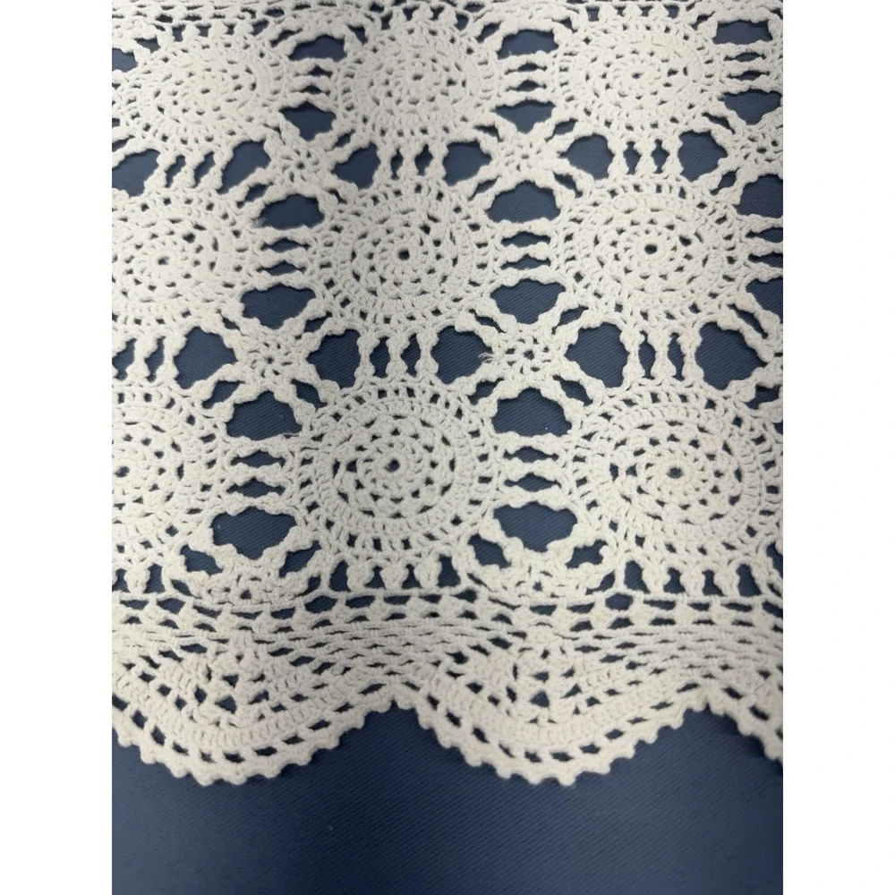 Vintage Crocheted Rectangle Handmade Doily, White  18x11 Circle Pattern